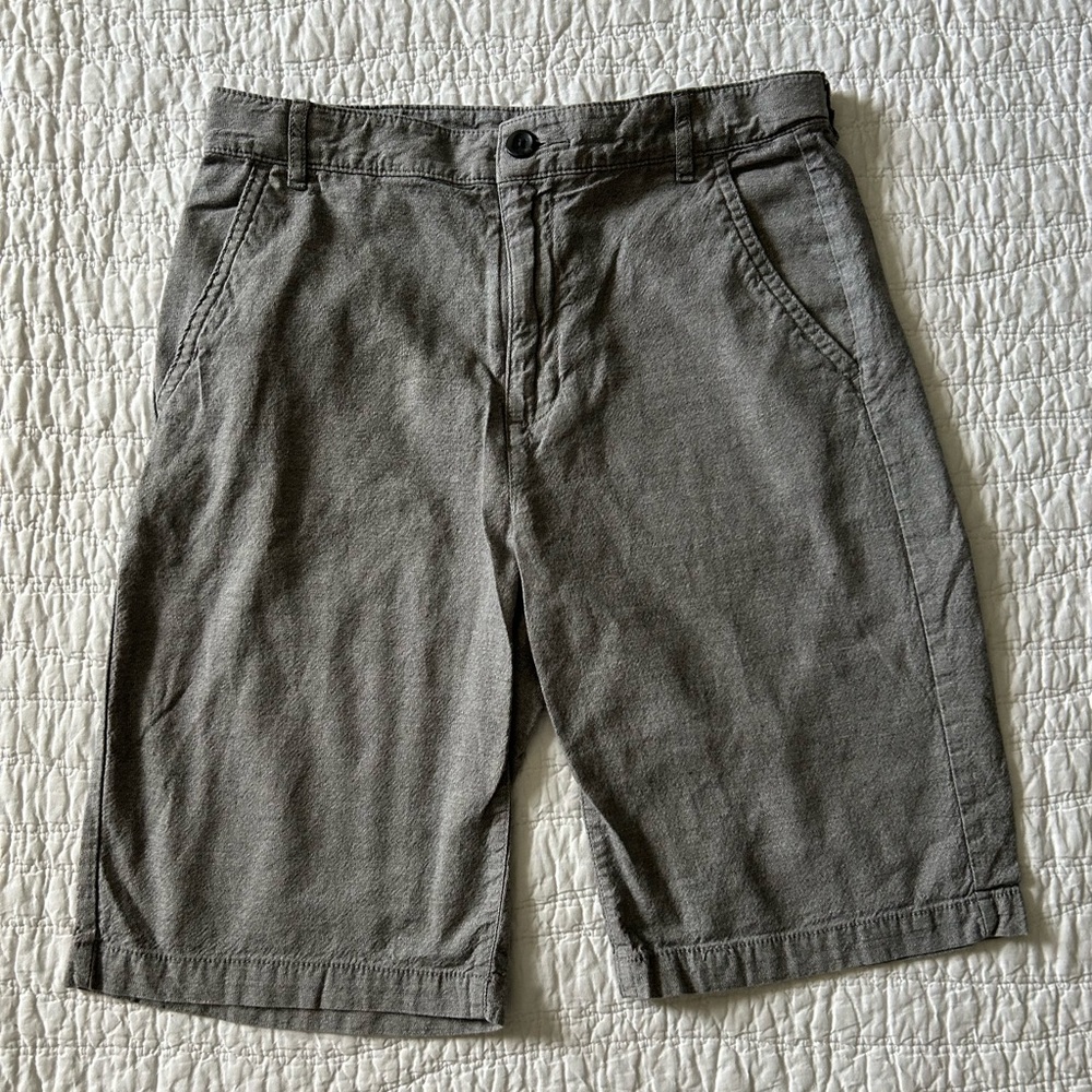 Old Navy Boy’s Grey Chino Shorts Size 14